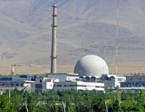 فایننشال تایمز: دانشمندان ایرانی برای دریافت فناوری ساخت بمب اتم به روسیه سفر کردند!